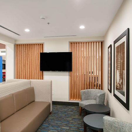 Holiday Inn Express & Suites Oakhurst-Yosemite Park Area By Ihg Esterno foto
