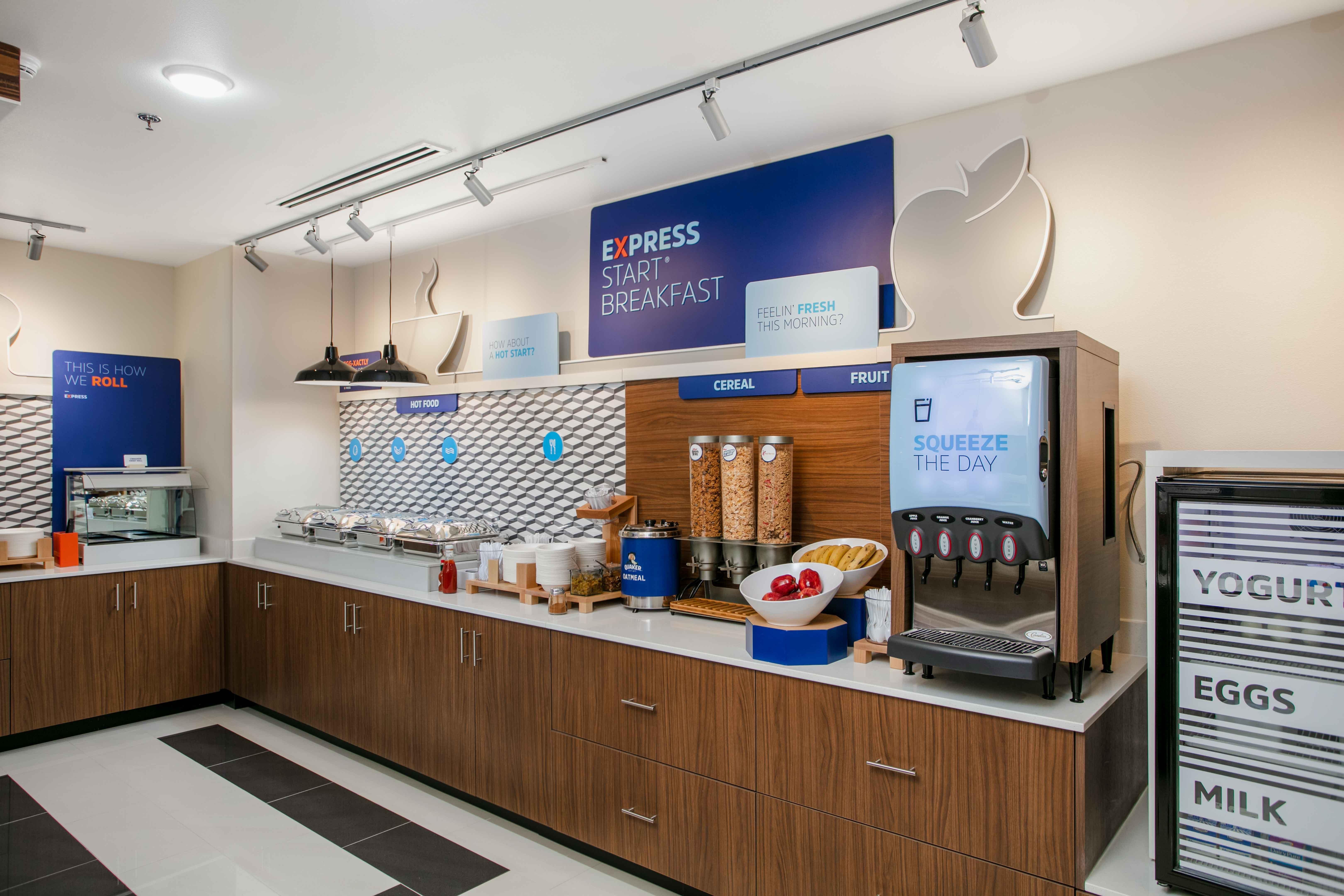 Holiday Inn Express & Suites Oakhurst-Yosemite Park Area By Ihg Esterno foto