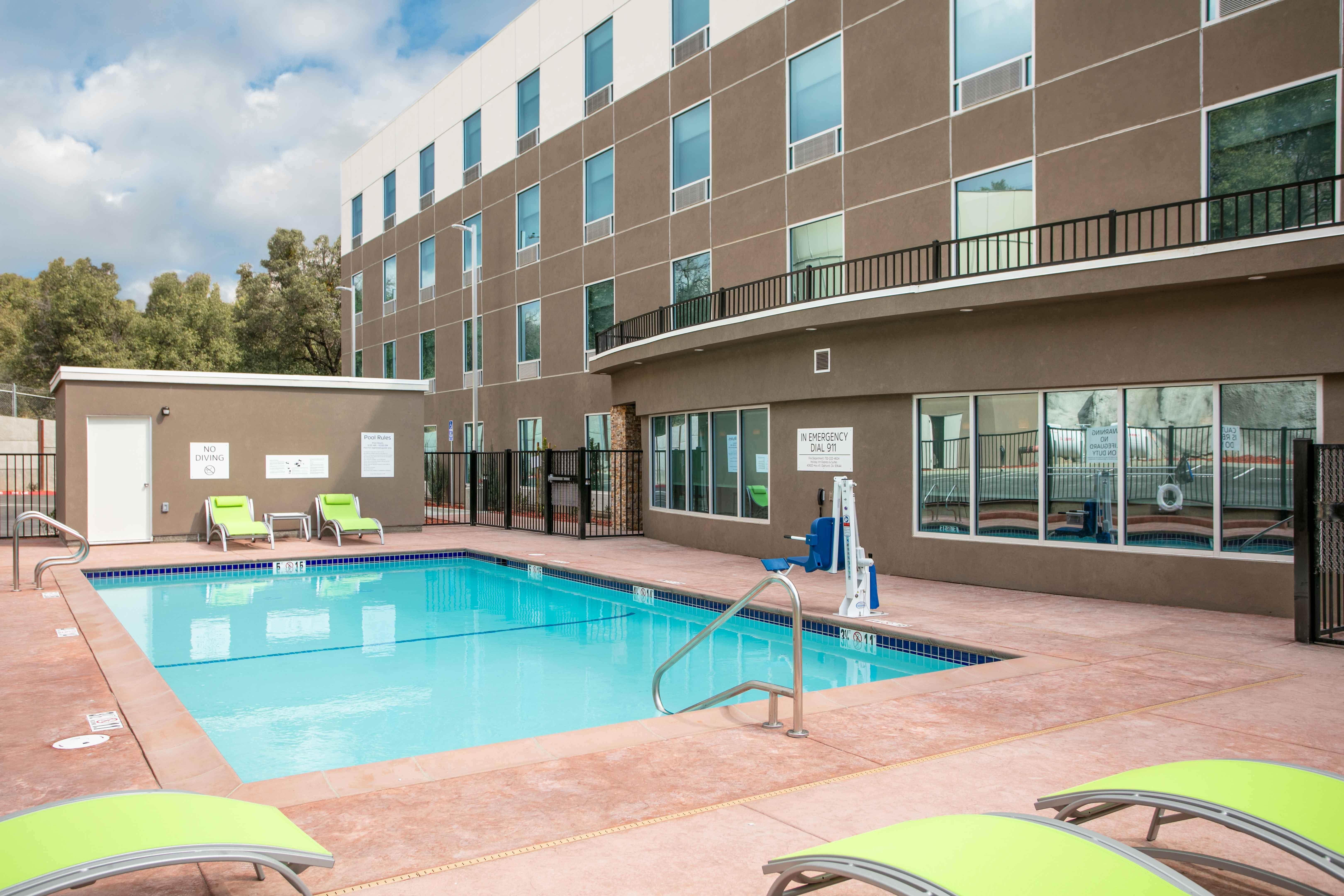 Holiday Inn Express & Suites Oakhurst-Yosemite Park Area By Ihg Esterno foto