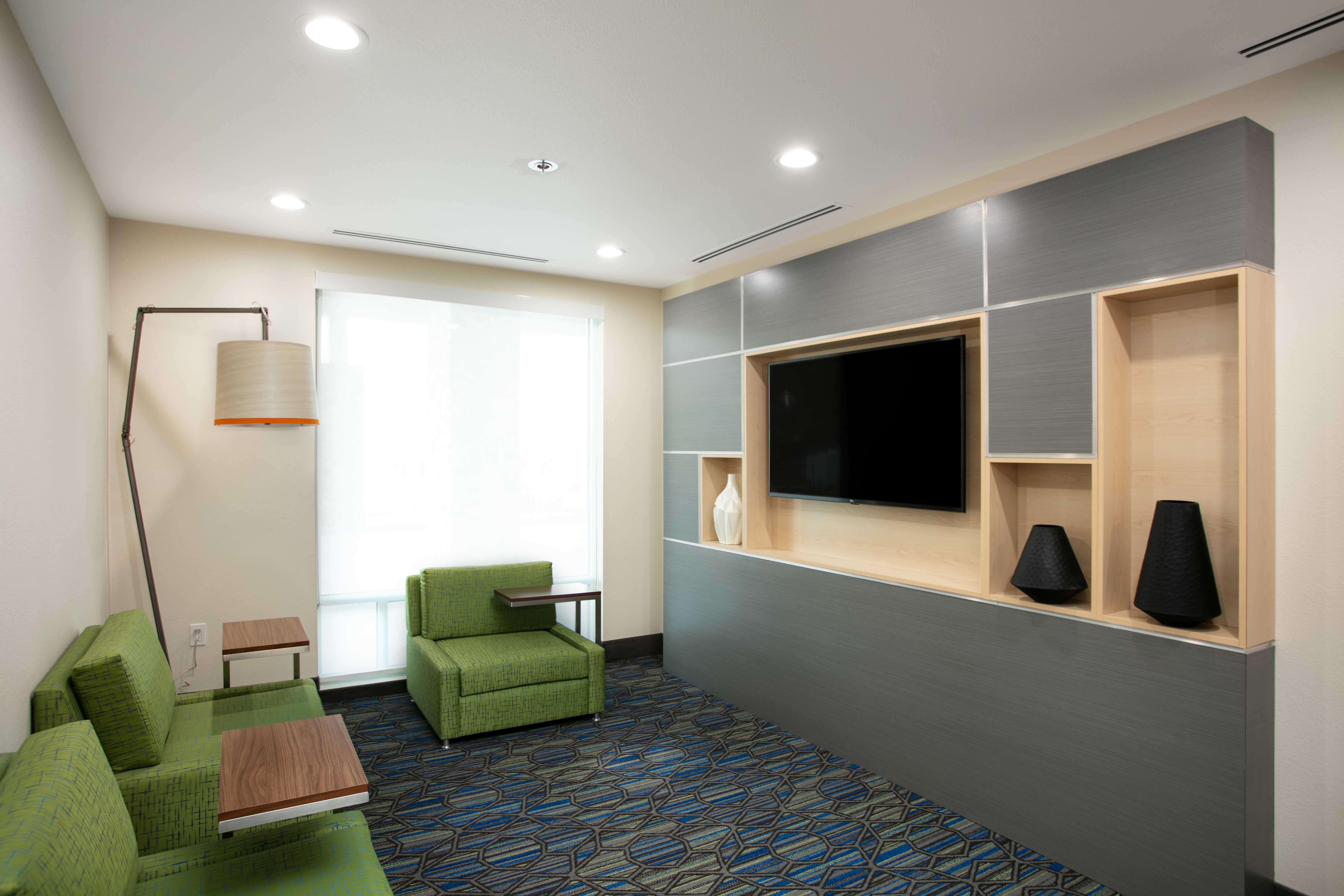 Holiday Inn Express & Suites Oakhurst-Yosemite Park Area By Ihg Esterno foto
