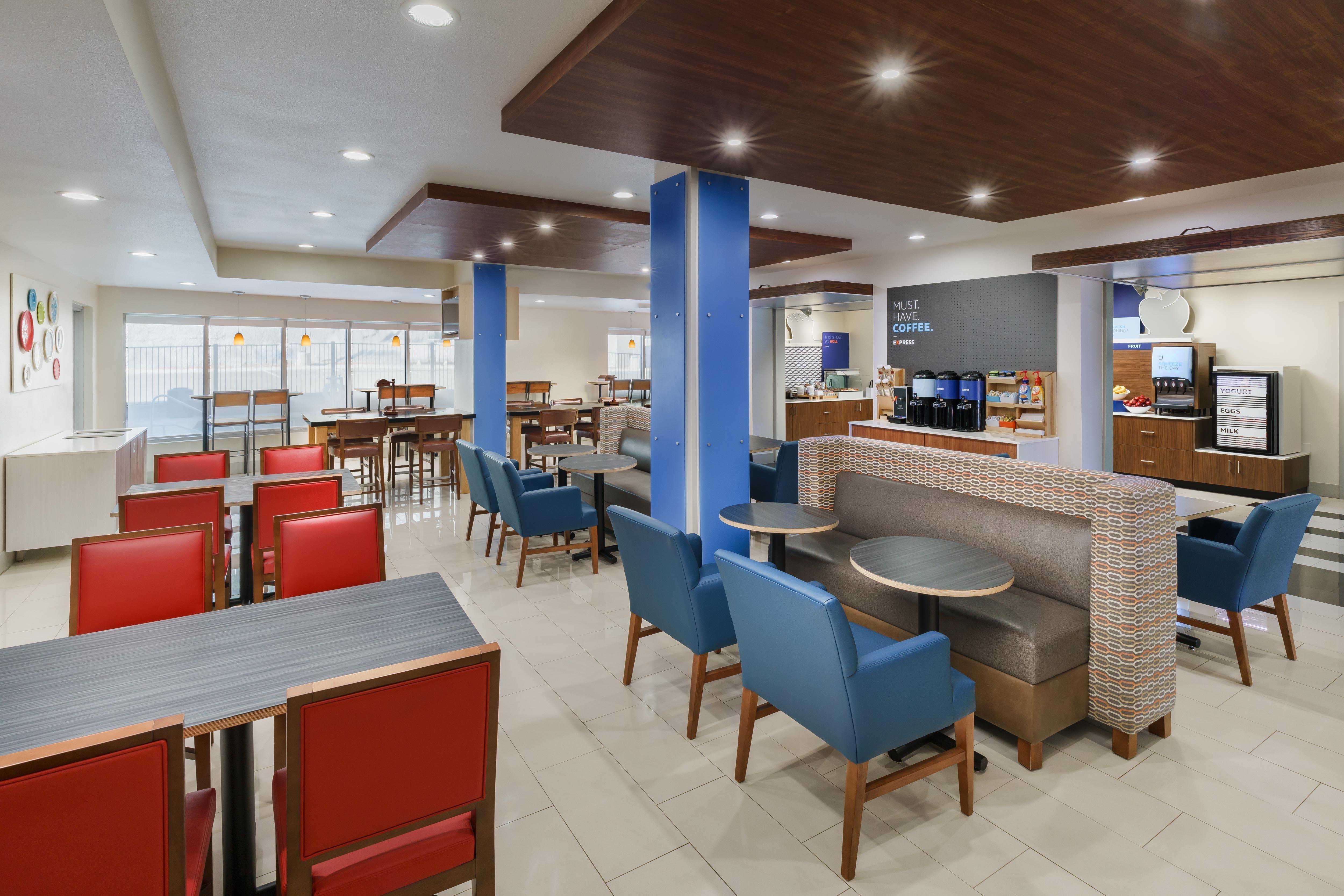 Holiday Inn Express & Suites Oakhurst-Yosemite Park Area By Ihg Esterno foto