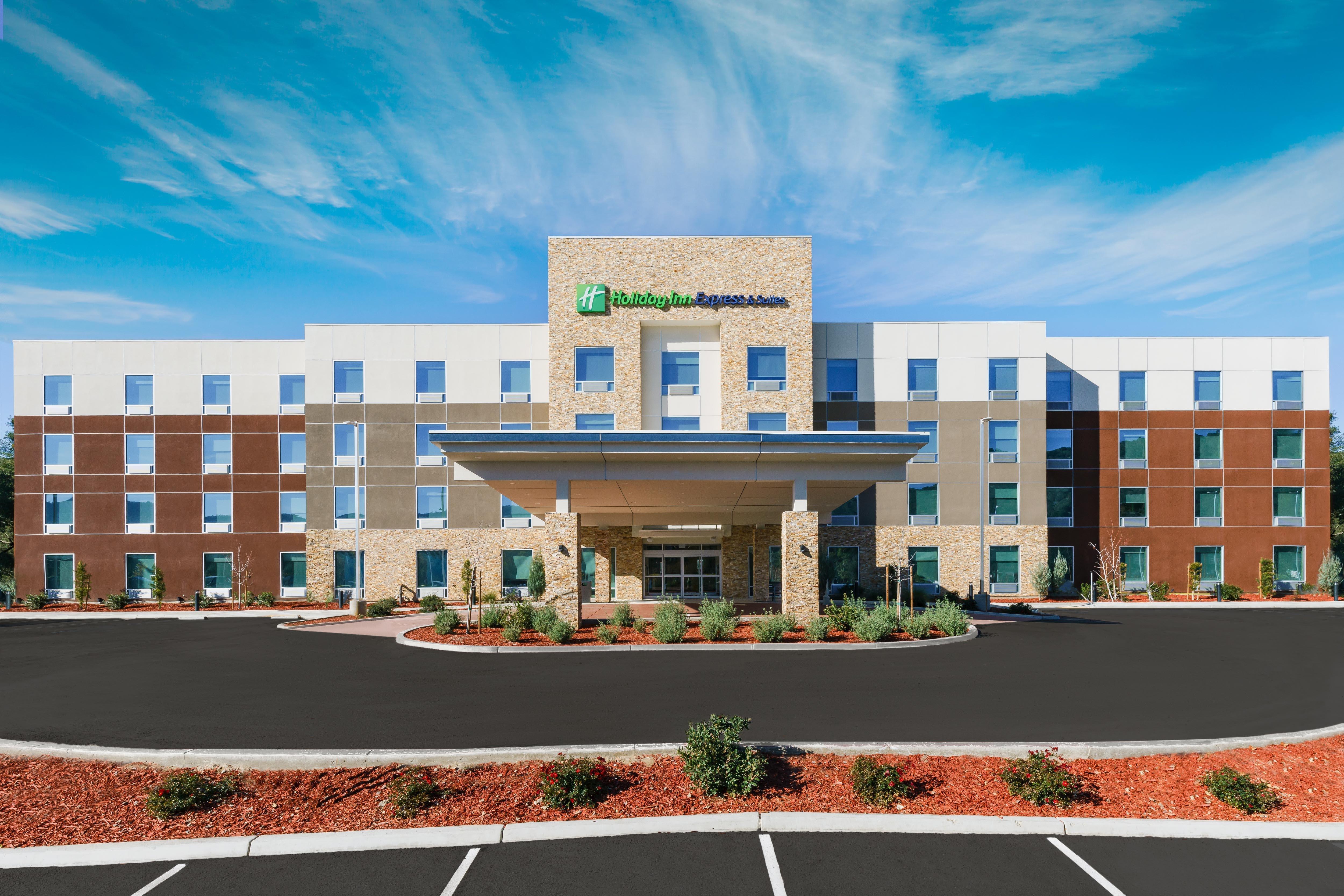 Holiday Inn Express & Suites Oakhurst-Yosemite Park Area By Ihg Esterno foto