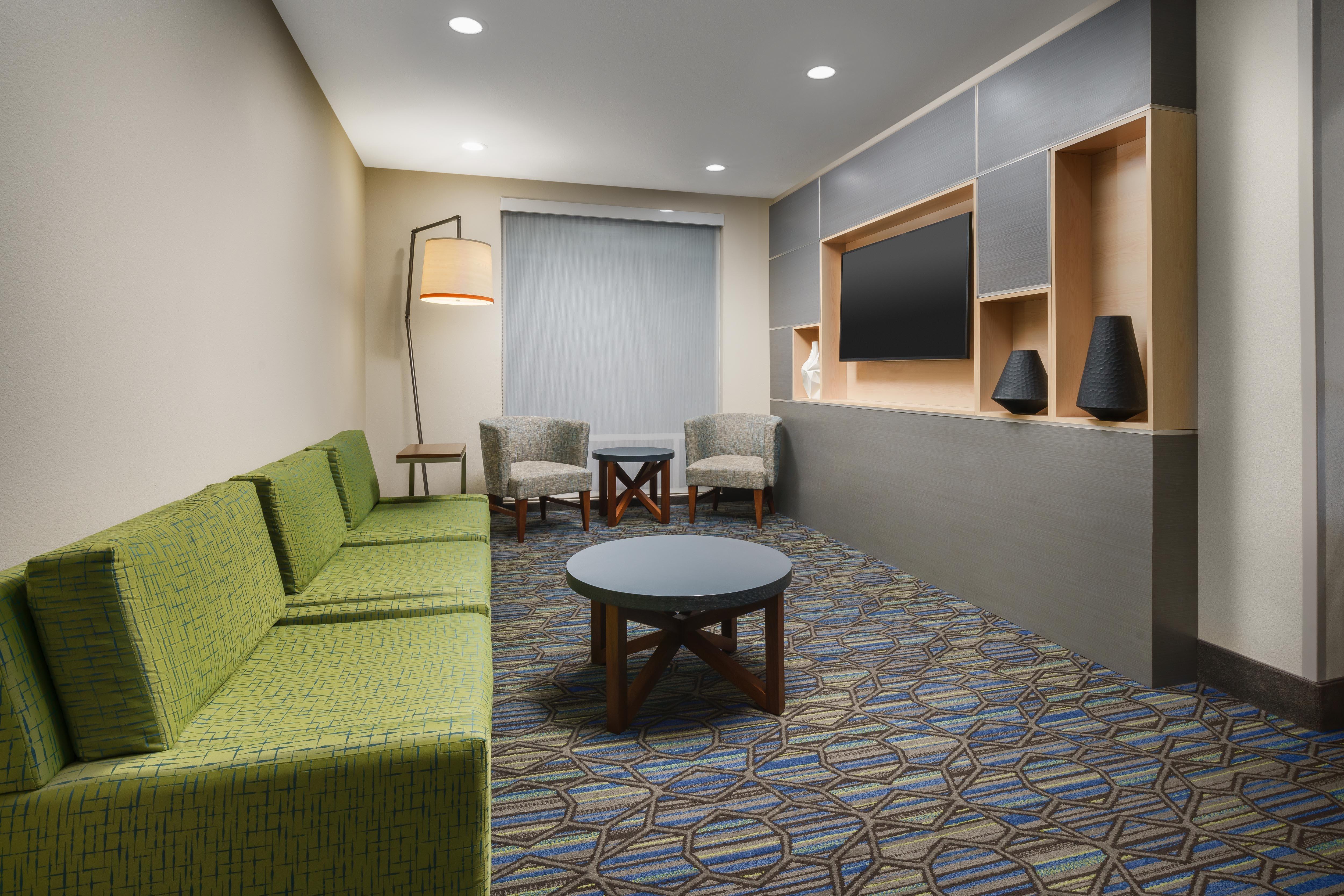 Holiday Inn Express & Suites Oakhurst-Yosemite Park Area By Ihg Esterno foto