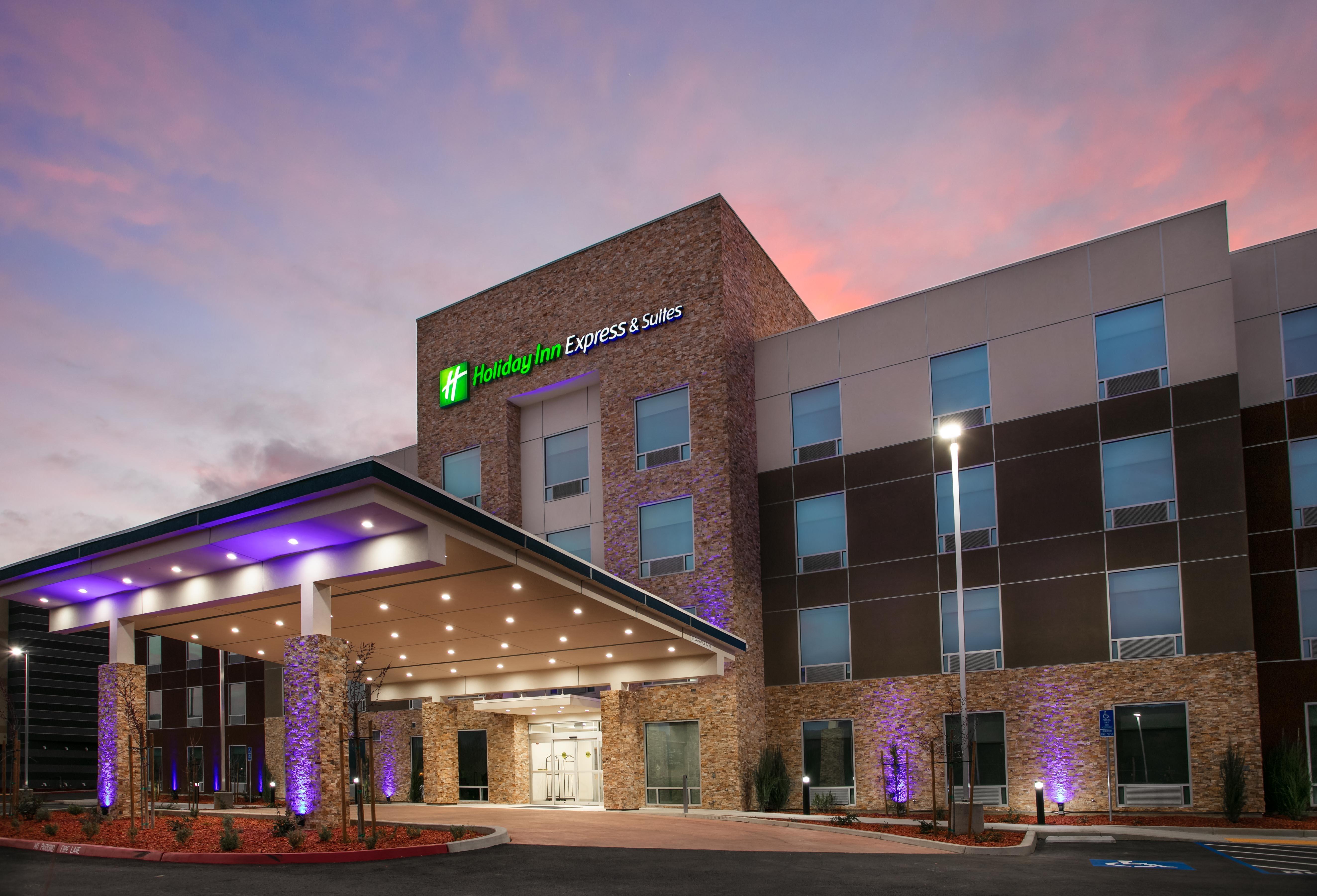 Holiday Inn Express & Suites Oakhurst-Yosemite Park Area By Ihg Esterno foto
